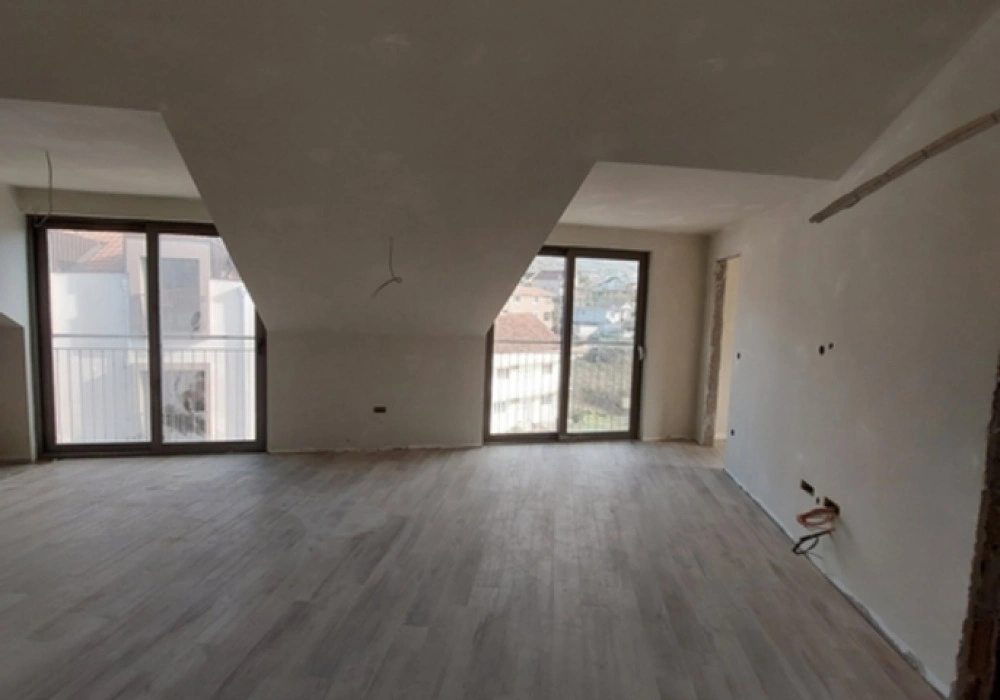 Stan na prodaju 2 собе, 82 m². Tivat. 