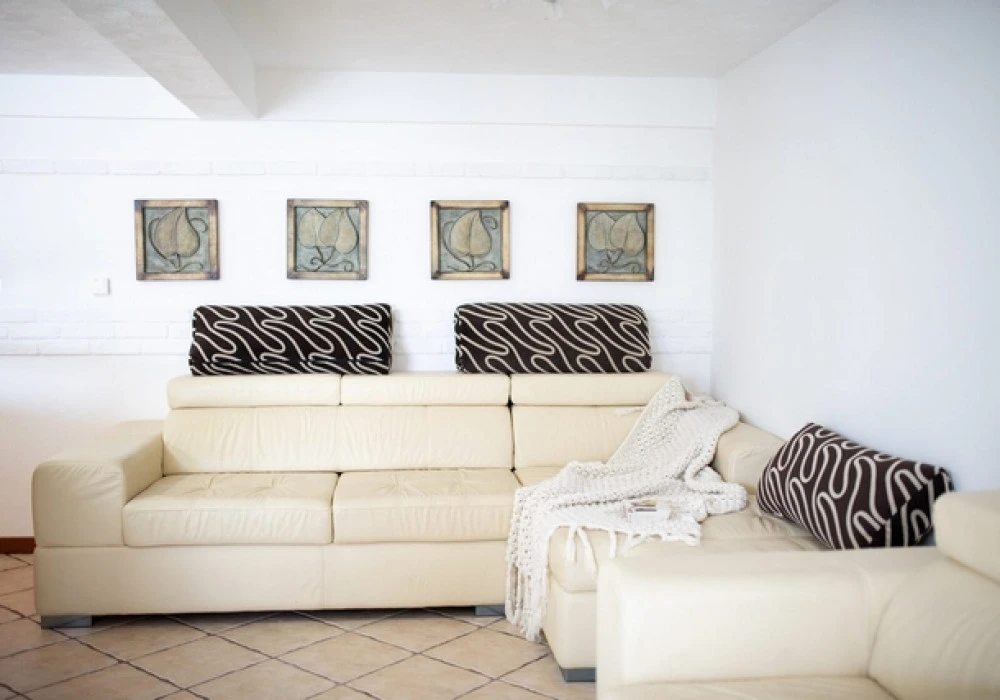 Apartments for sale 3 rooms, 180 m². Rafailovici. 