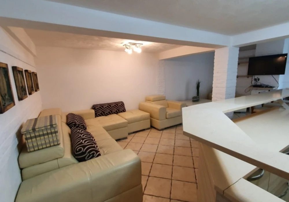 Apartments for sale 3 rooms, 180 m². Rafailovici. 