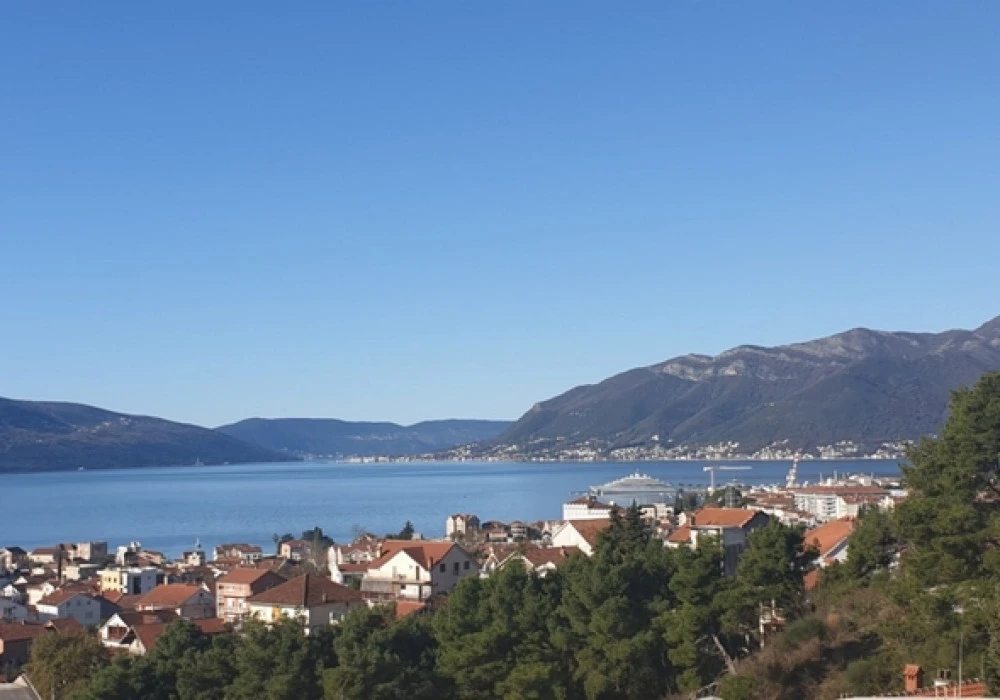 Kuća na prodaju 3 собе, 180 m². Tivat. 