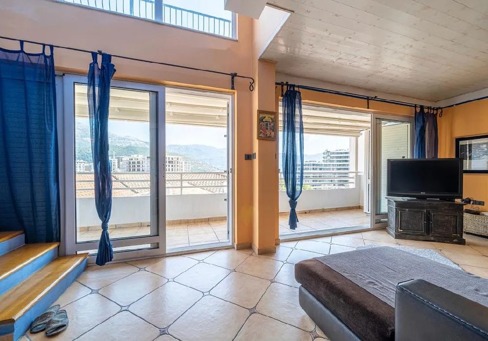 Apartments for sale 3 rooms, 146 m². Budva. 