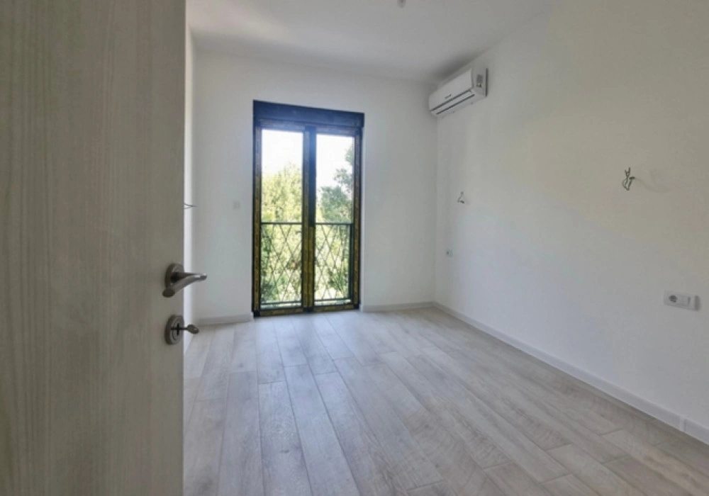 Stan na prodaju 3 собе, 82 m². Tivat. 