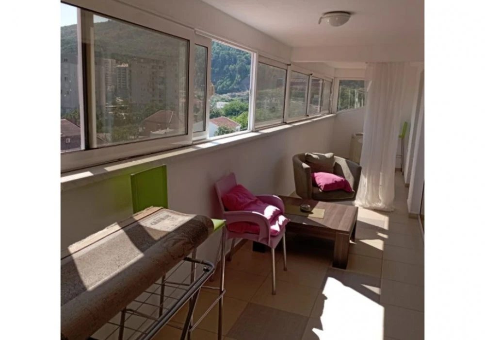 Apartments for sale 3 rooms, 86 m². Budva. 