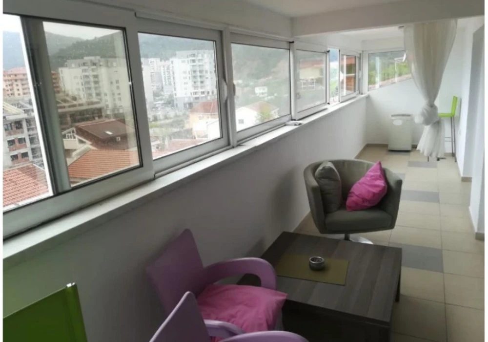 Apartments for sale 3 rooms, 86 m². Budva. 