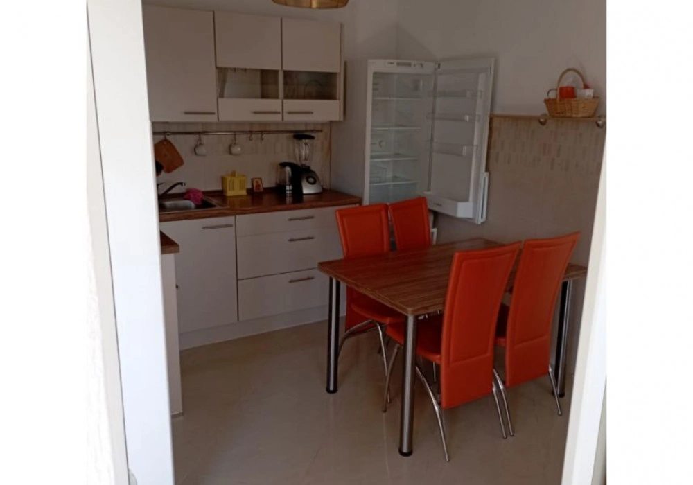 Apartments for sale 3 rooms, 86 m². Budva. 