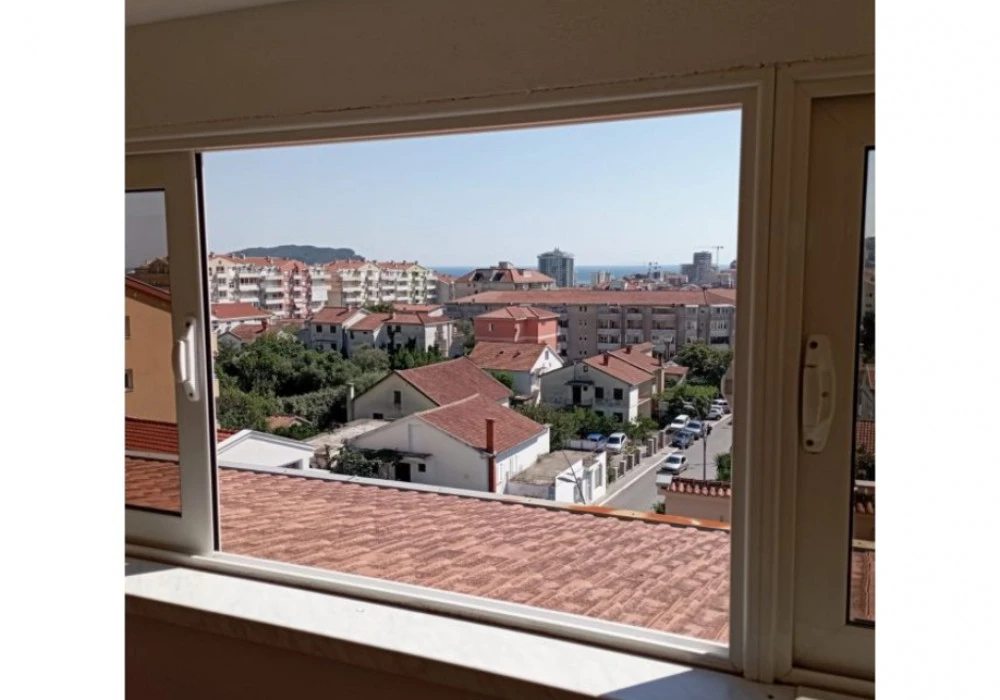 Apartments for sale 3 rooms, 86 m². Budva. 