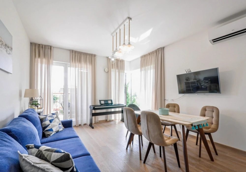 Stan na prodaju 3 собе, 92 m². Tivat. 