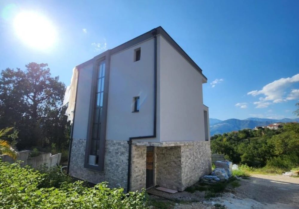 Kuća na prodaju 3 собе, 230 m². Tivat. 