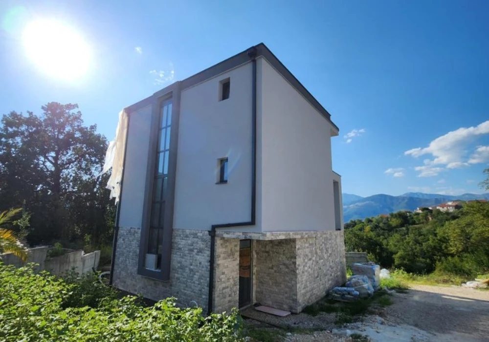 Kuća na prodaju 3 собе, 230 m². Tivat. 