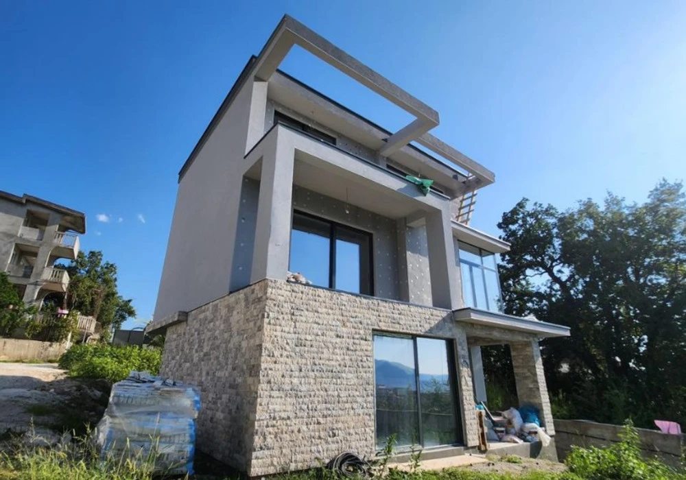 Kuća na prodaju 3 собе, 230 m². Tivat. 