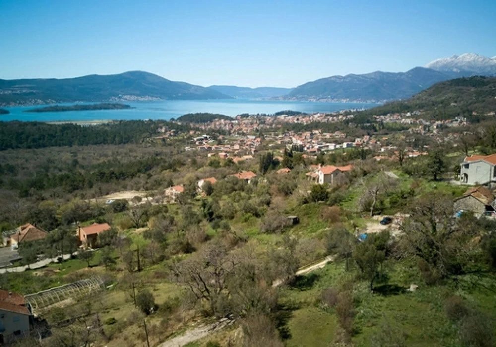 Kuća na prodaju 4 собе, 193 m². Tivat. 