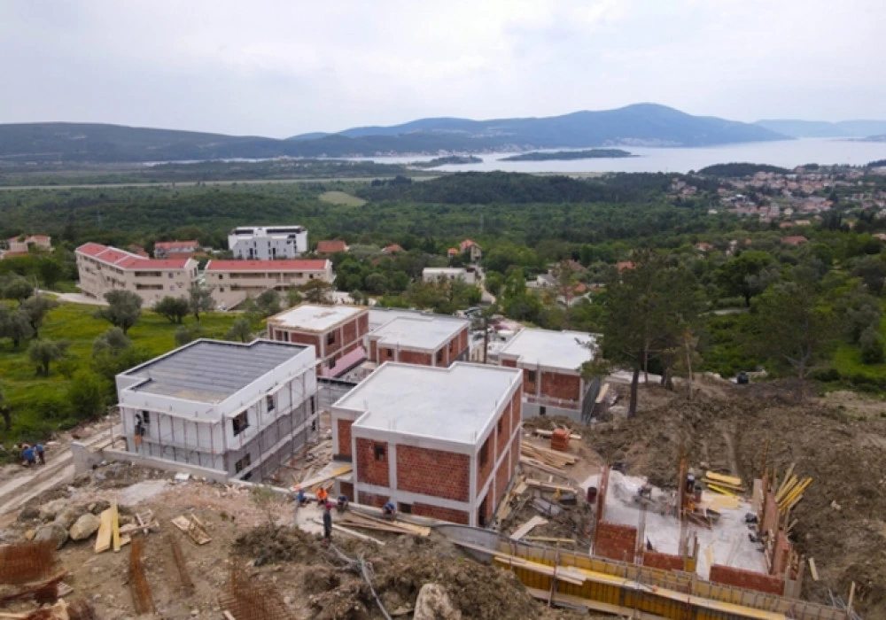 Kuća na prodaju 4 собе, 193 m². Tivat. 