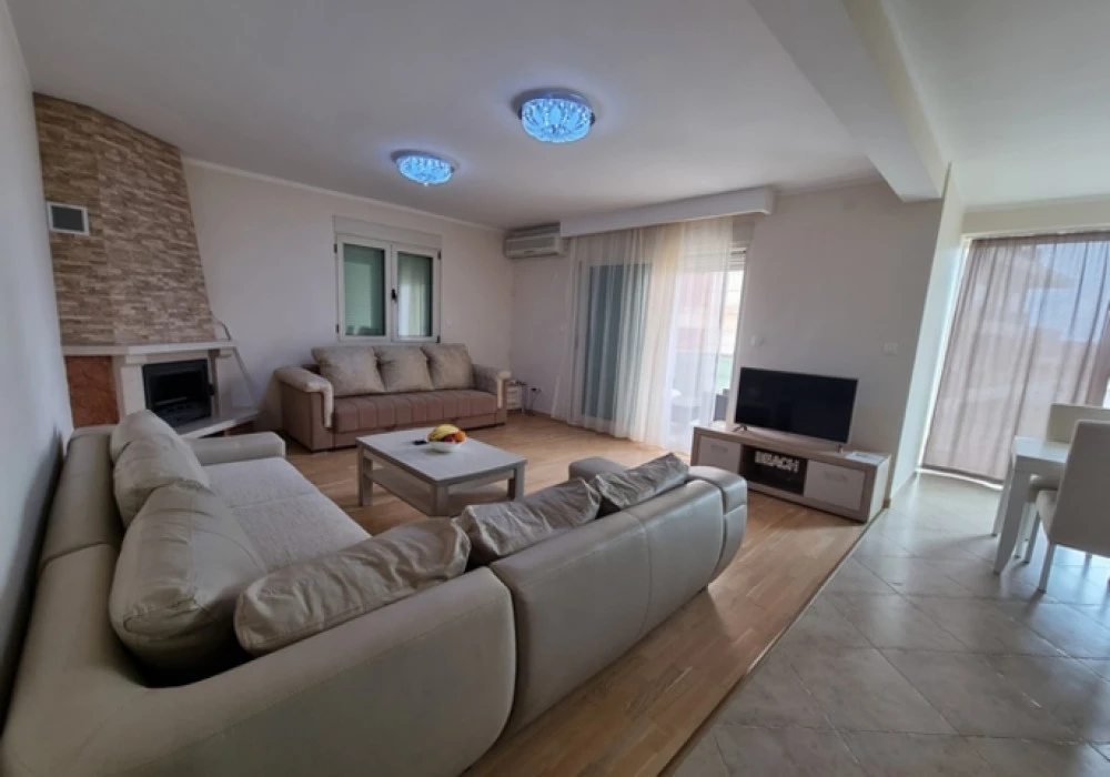 Stan na prodaju 2 собе, 94 m². Becici. 