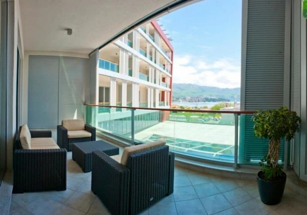 Apartments for sale 2 rooms, 95 m². Budva. 