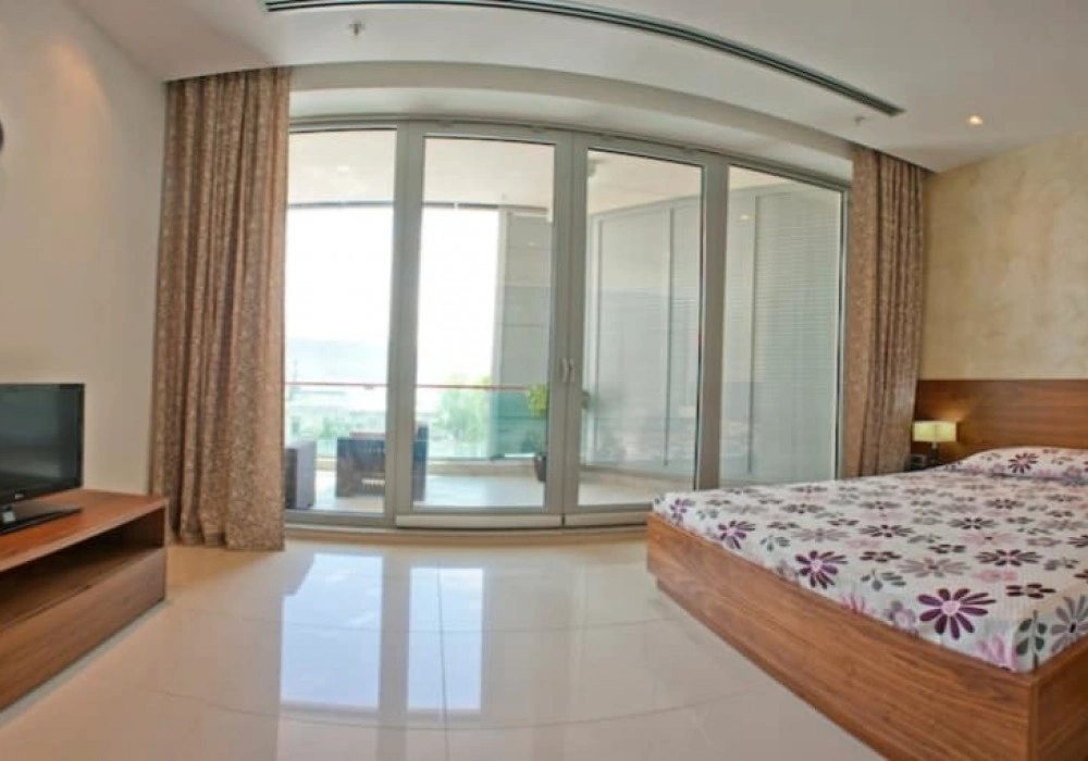 Apartments for sale 2 rooms, 95 m². Budva. 