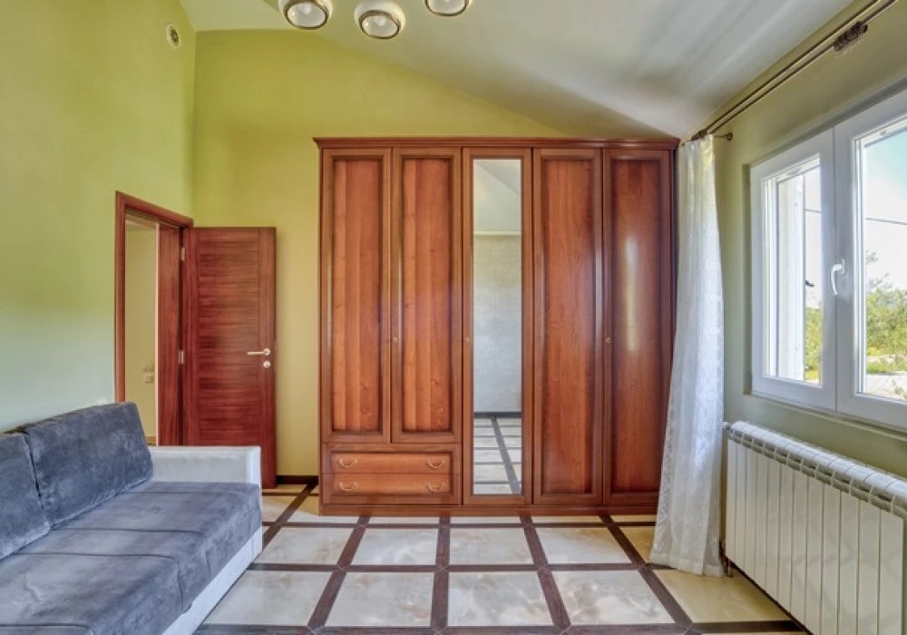 House for sale. 3 rooms, 77 m². Kotor. 