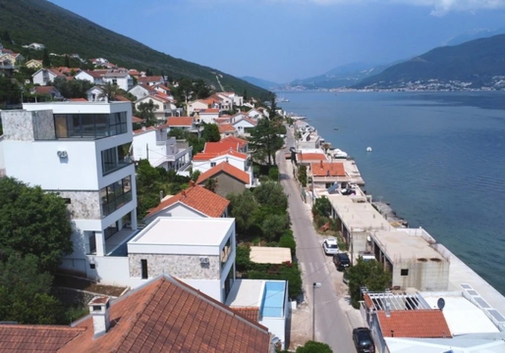 Kuća na prodaju 2 собе, 200 m². Tivat. 