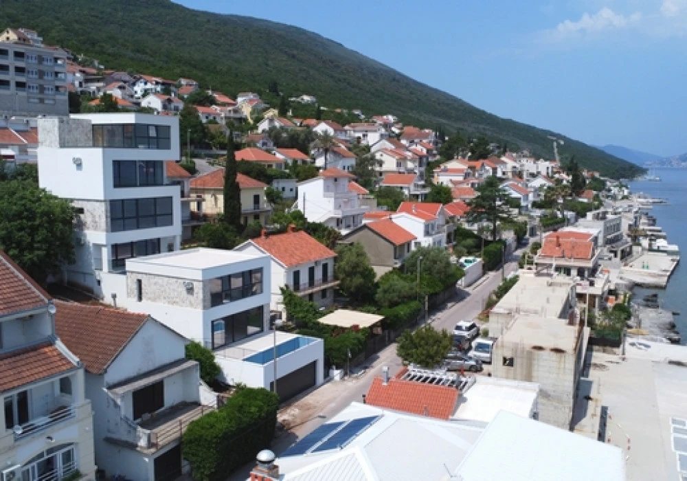 Kuća na prodaju 2 собе, 200 m². Tivat. 