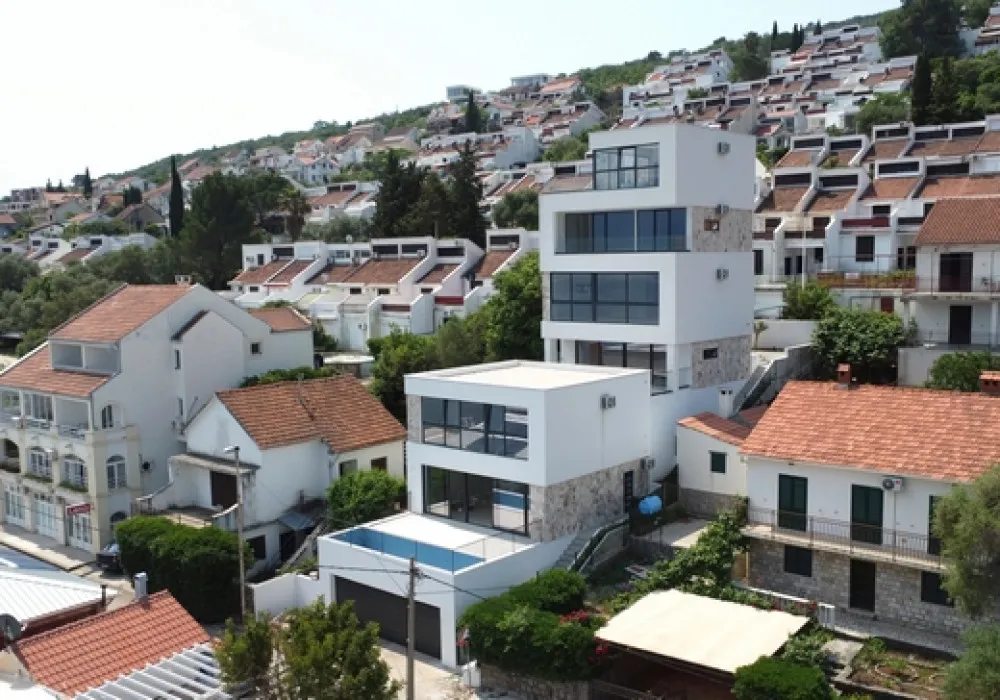 Kuća na prodaju 2 собе, 200 m². Tivat. 