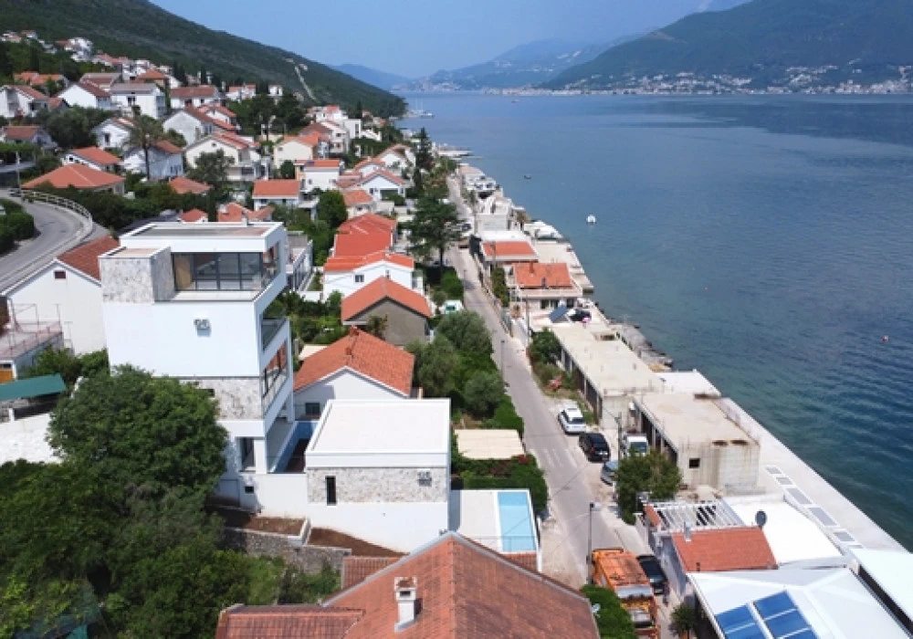 Kuća na prodaju 2 собе, 200 m². Tivat. 