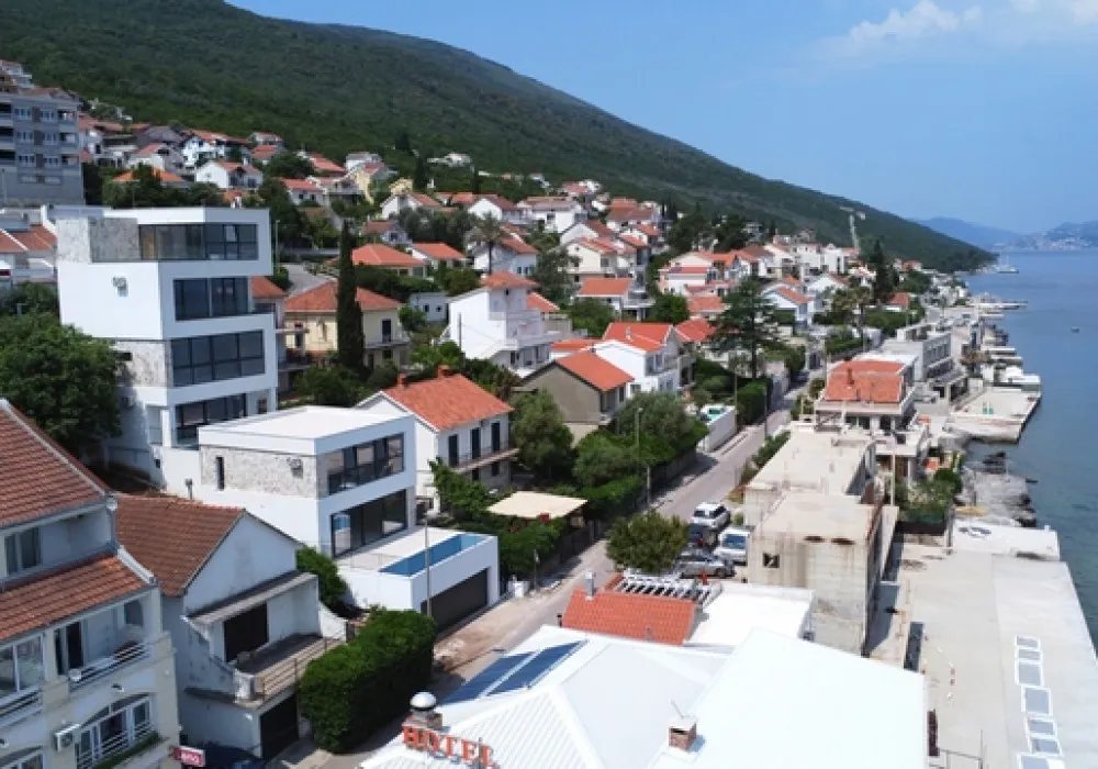 Kuća na prodaju 2 собе, 200 m². Tivat. 