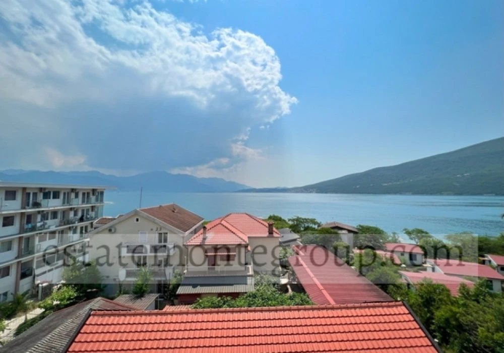 Apartments for sale 2 rooms, 102 m². Herceg Novi. 