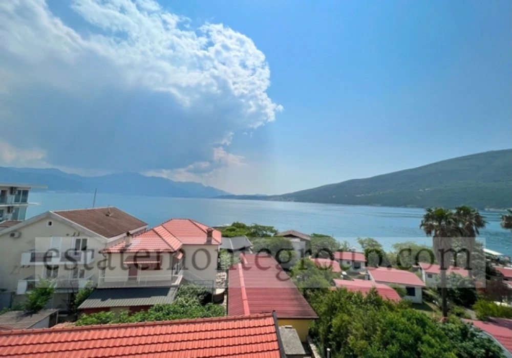 Apartments for sale 2 rooms, 102 m². Herceg Novi. 