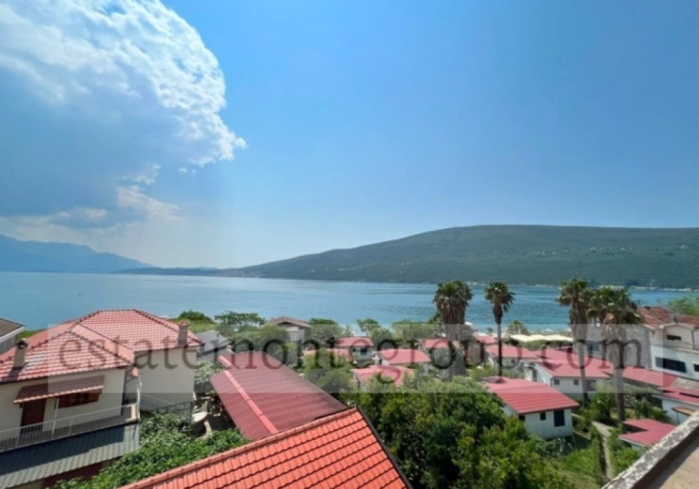 Apartments for sale 2 rooms, 102 m². Herceg Novi. 