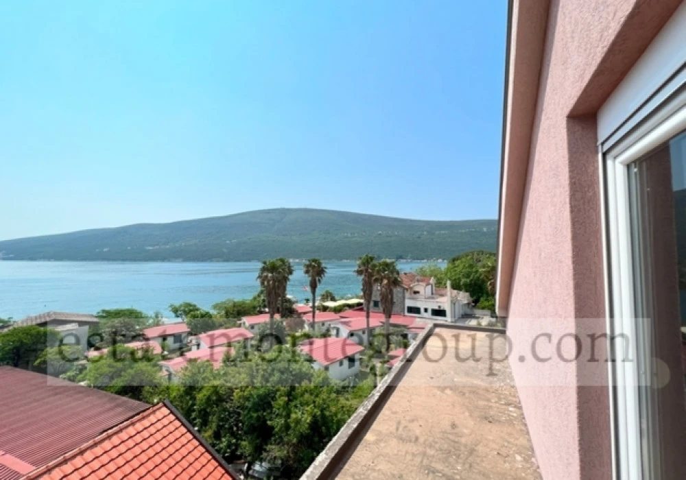 Apartments for sale 2 rooms, 102 m². Herceg Novi. 