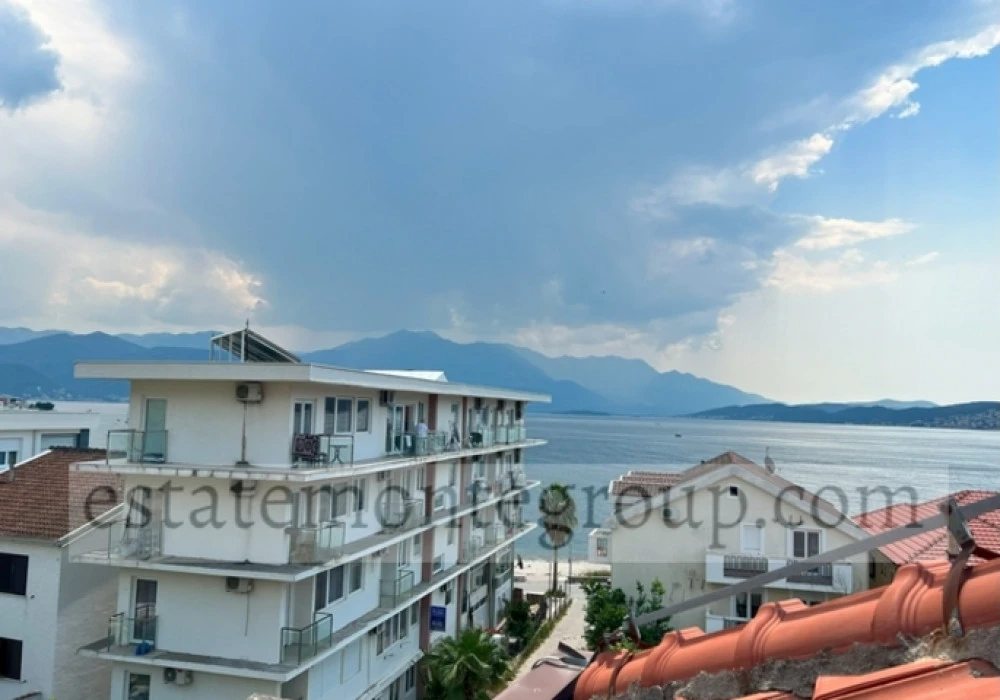 Apartments for sale 3 rooms, 159 m². Herceg Novi. 