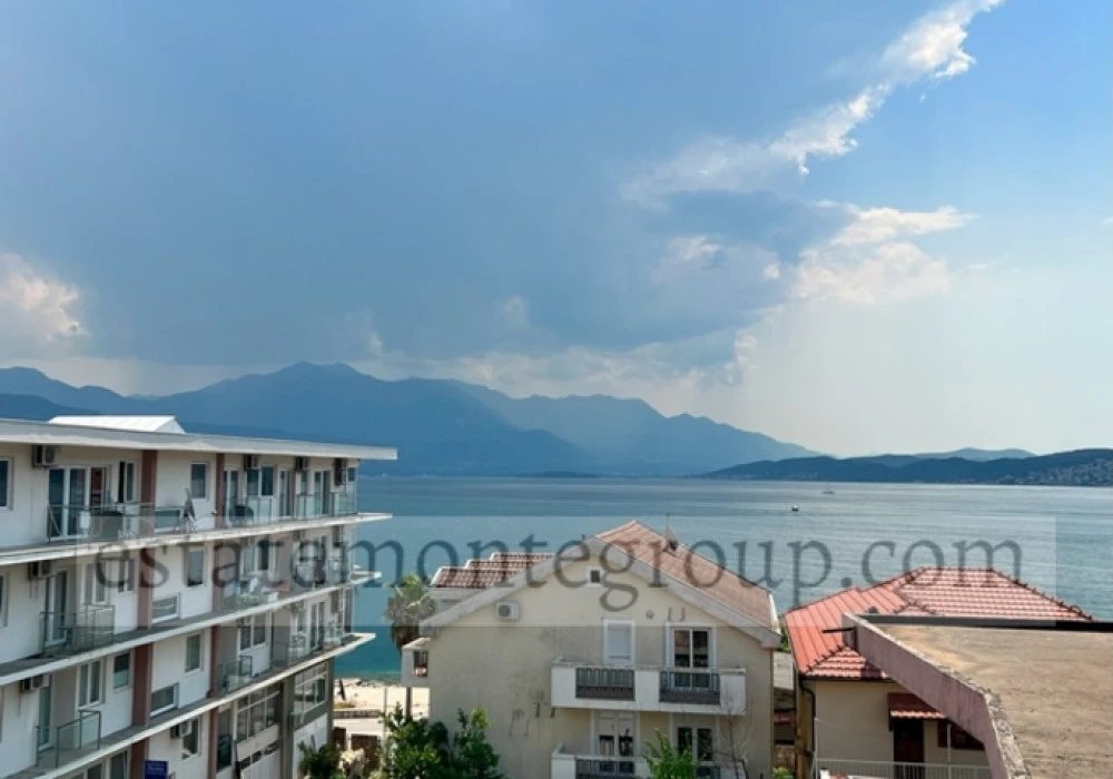 Apartments for sale 3 rooms, 159 m². Herceg Novi. 