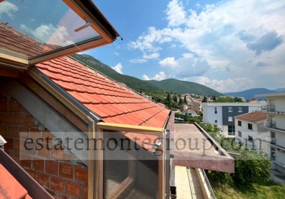 Apartments for sale 3 rooms, 159 m². Herceg Novi. 