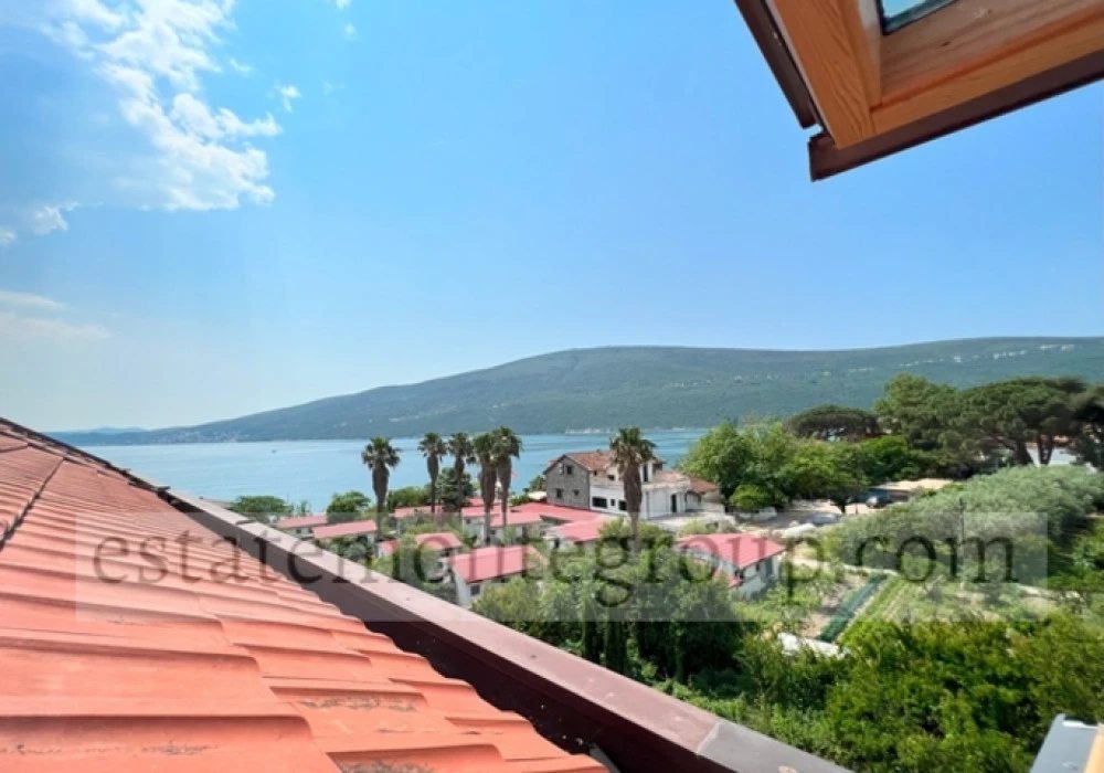 Apartments for sale 2 rooms, 96 m². Herceg Novi. 