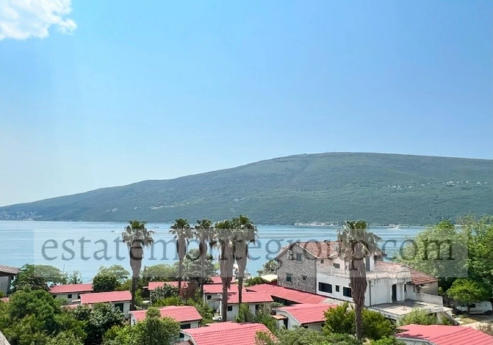 Apartments for sale 2 rooms, 96 m². Herceg Novi. 