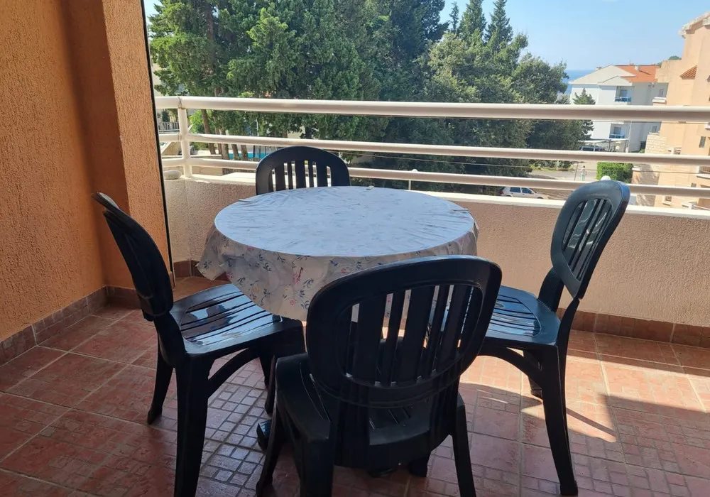 Apartments for sale 35 m². Petrovac. 