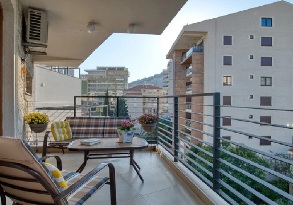 Apartments for sale 2 rooms, 78 m². Budva. 