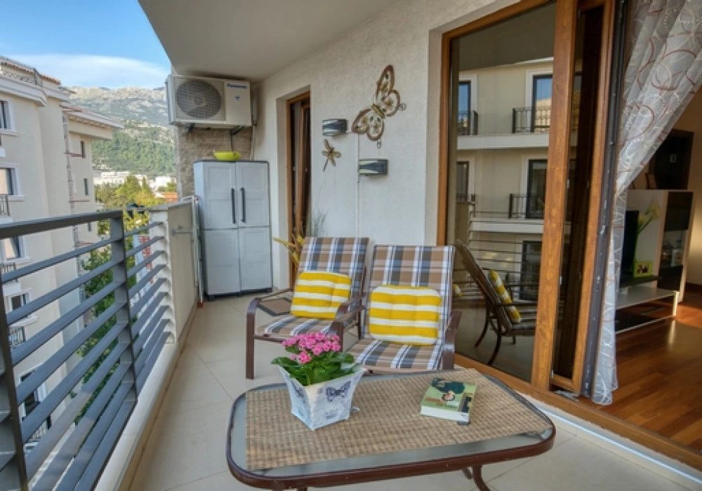 Apartments for sale 2 rooms, 78 m². Budva. 