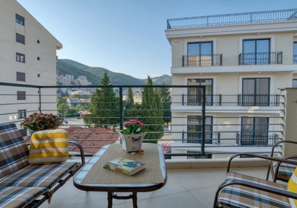 Apartments for sale 2 rooms, 78 m². Budva. 