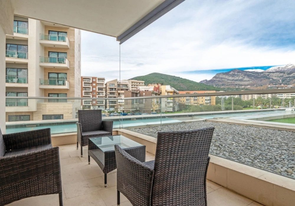 Apartments for sale 3 rooms, 89 m². Budva. 