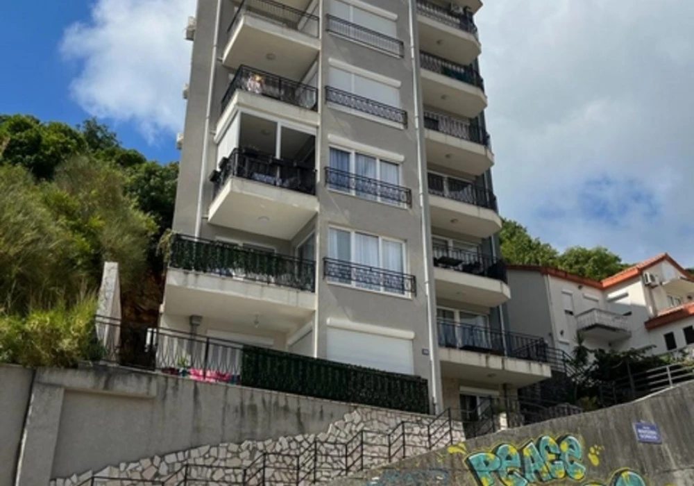 Apartments for sale 40 m². Budva. 