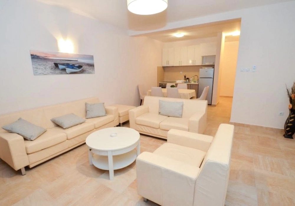 Apartments for sale 3 rooms, 130 m². Kotor. 