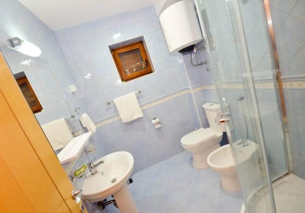 Apartments for sale 3 rooms, 130 m². Kotor. 