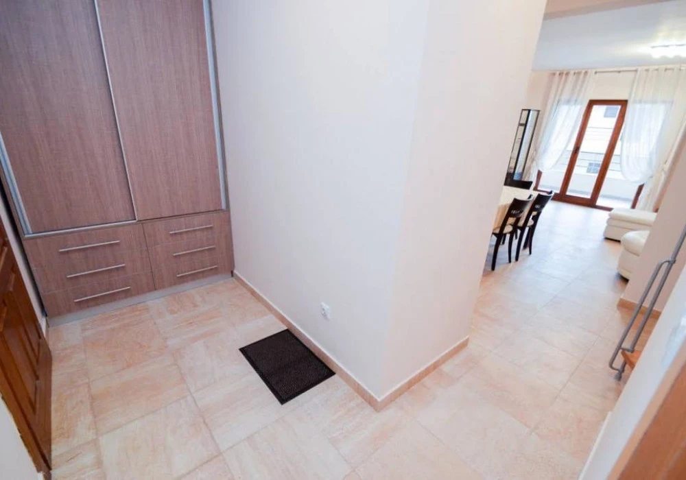 Apartments for sale 3 rooms, 130 m². Kotor. 