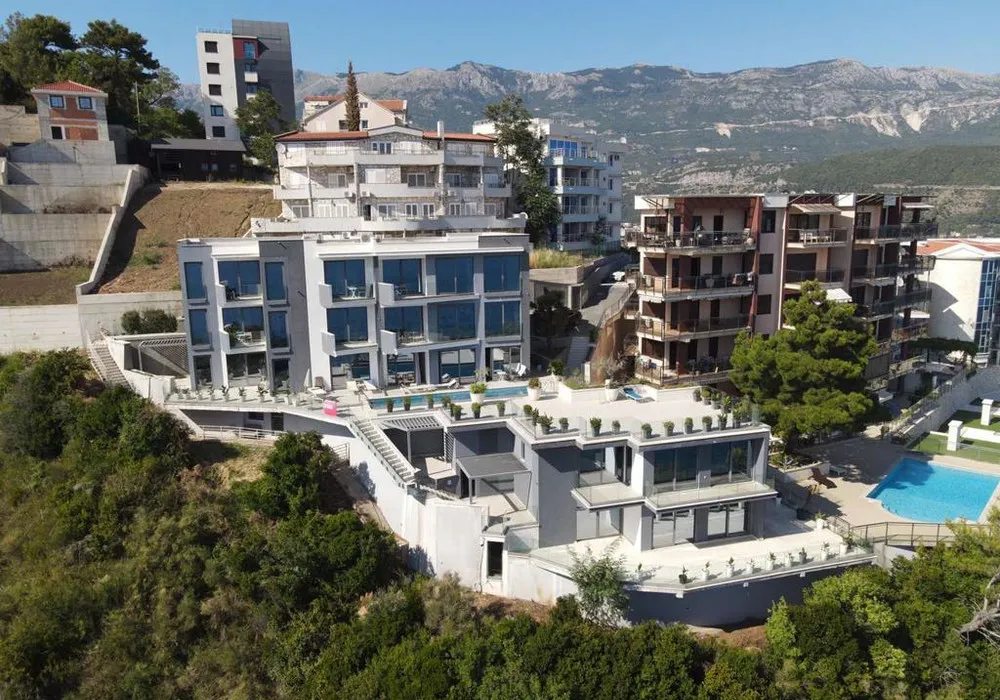 Kuća na prodaju 6 соба, 364 m². Budva. 