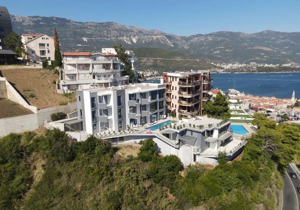 House for sale 6 rooms, 364 m². Budva. 