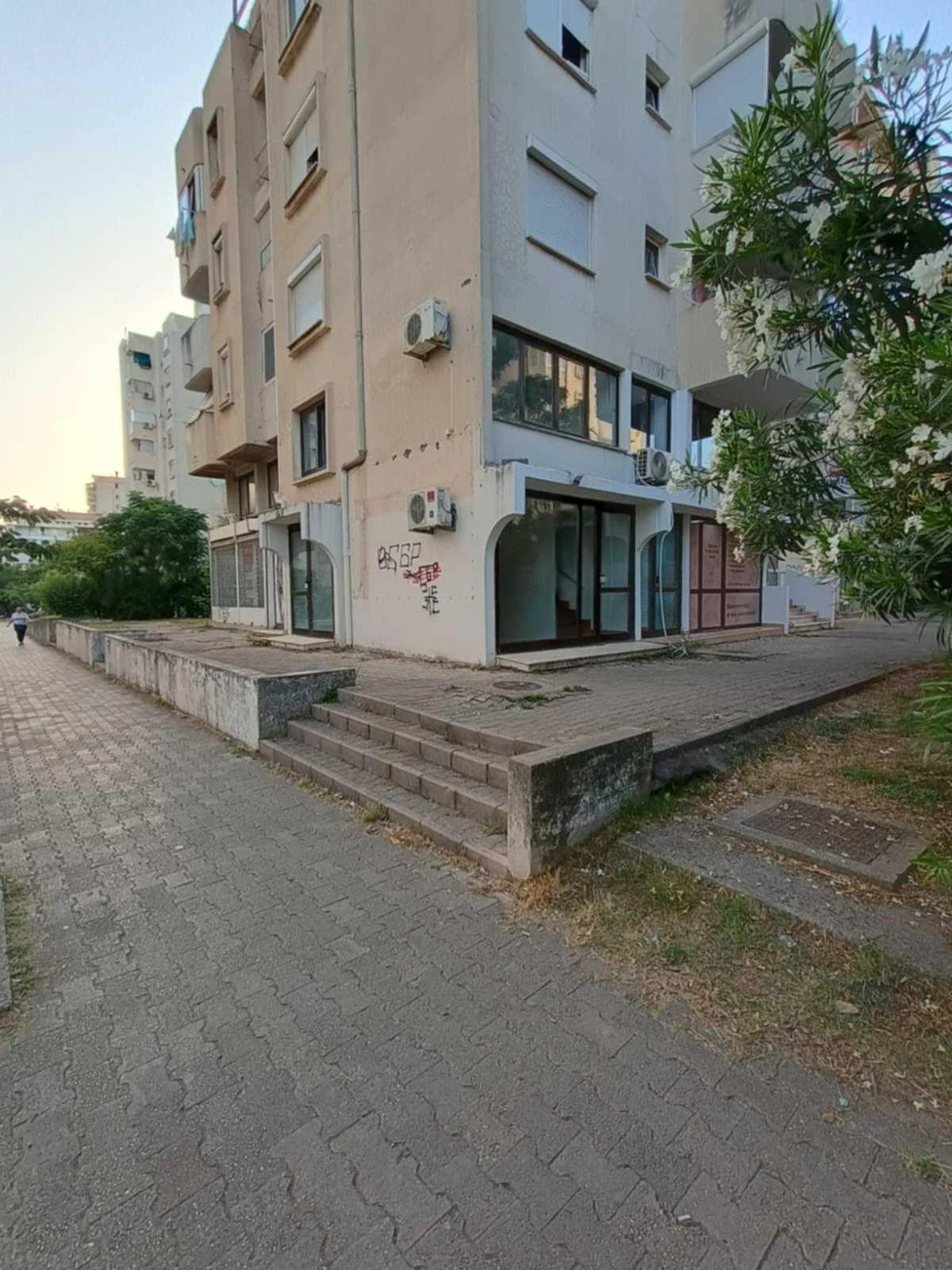 Residential property for sale 1 room, 35 m². Makedonska e 15, Šušanj. 