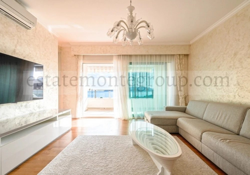 Apartments for sale 2 rooms, 274 m². Becici. 