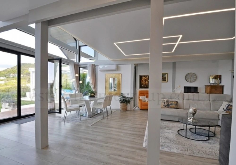 Kuća na prodaju 2 собе, 164 m². Tivat. 