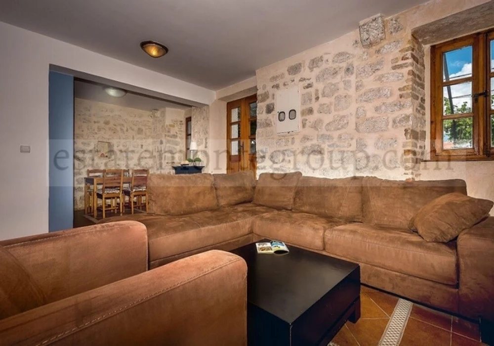 Kuća na prodaju 3 собе, 130 m². Kotor. 