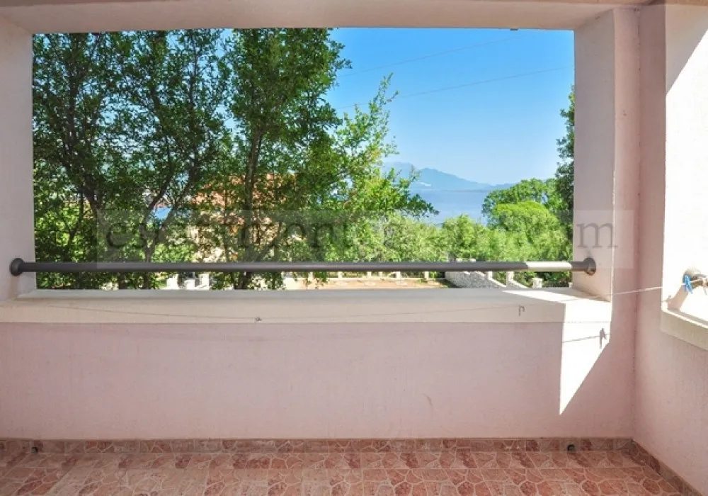 House for sale 4 rooms, 260 m². Herceg Novi. 